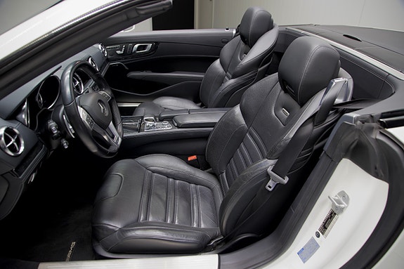 Mercedes-Benz SL63 25 of 30