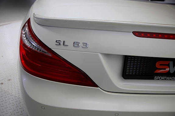 Mercedes-Benz SL63 22 of 30