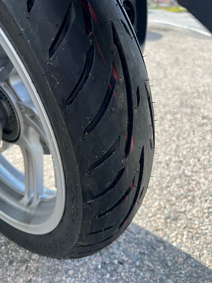 Honda SH 300i | TOPPBOKS | KEYLESS | VARMEHOLKER | HØSTPRIS 13 of 14
