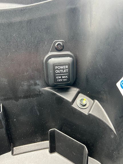 Honda SH 300i | TOPPBOKS | KEYLESS | VARMEHOLKER | HØSTPRIS 11 of 14