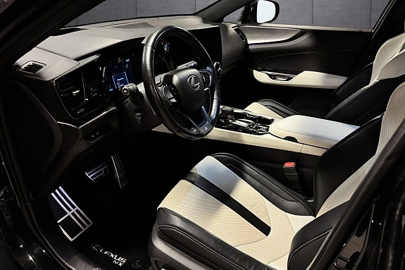 Lexus NX450h 10 of 24