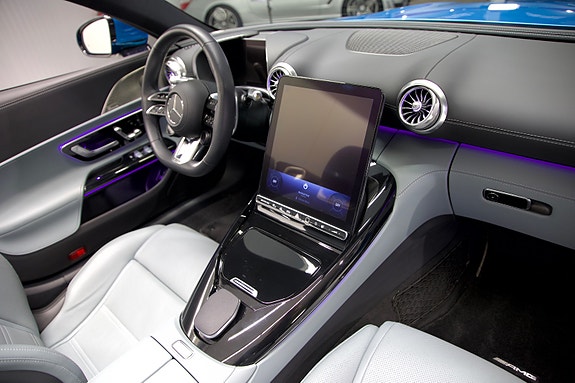 Mercedes-Benz SL43 9 of 30