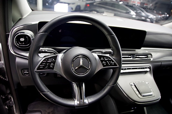 Mercedes-Benz EQV300 20 of 30