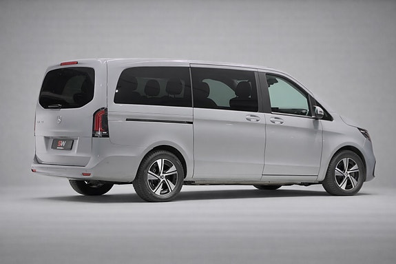 Mercedes-Benz EQV300 3 of 30