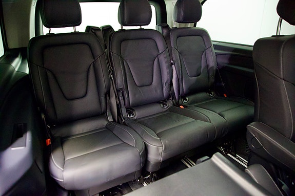 Mercedes-Benz EQV300 12 of 30