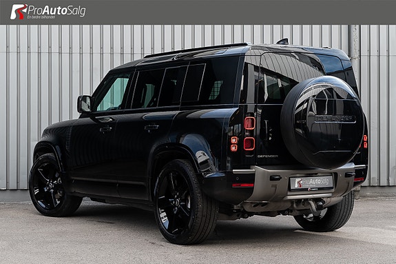 Land Rover Defender 110 3 of 30