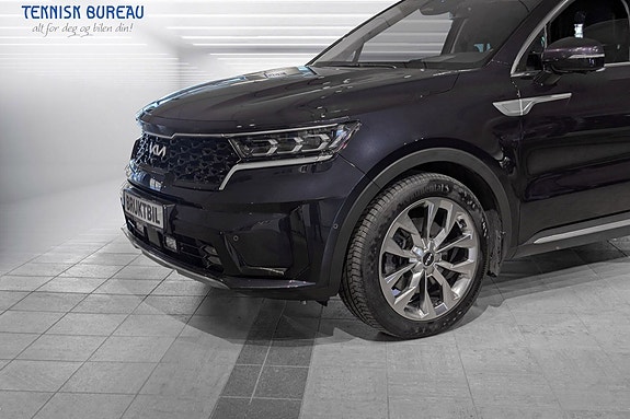 Kia Sorento 2 of 30