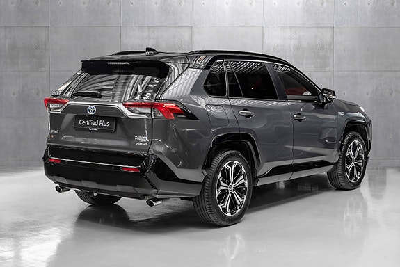 Toyota RAV4 Plug-in Hybrid 4 of 30