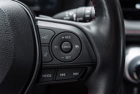 Toyota RAV4 Plug-in Hybrid 19 of 30