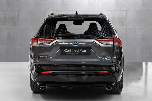 Toyota RAV4 Plug-in Hybrid 3 of 30