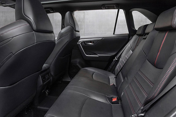 Toyota RAV4 Plug-in Hybrid 15 of 30