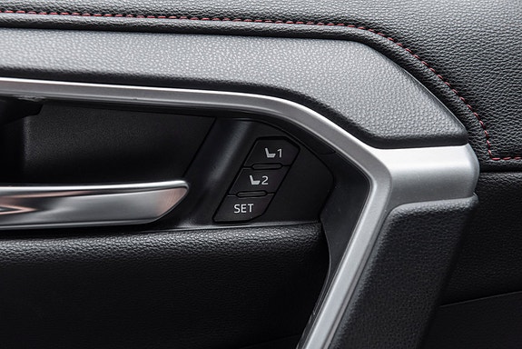 Toyota RAV4 Plug-in Hybrid 13 of 30
