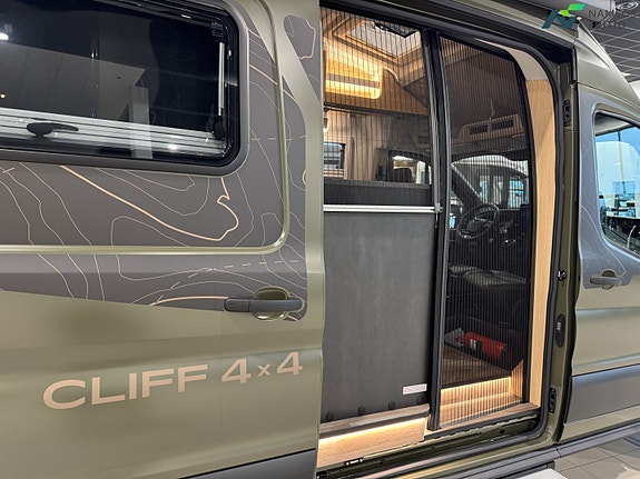 Sunlight Cliff 590 4x4 Green Trek - HENGERFESTE | FIREHJULSTREKK | TRUMA COMBI 6E 12 of 30