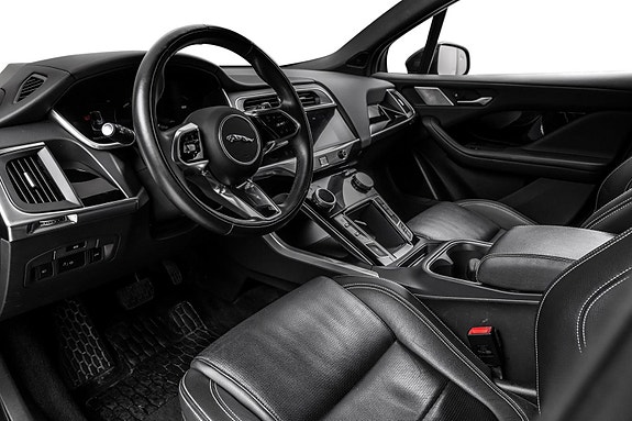 Jaguar I-PACE 6 of 30
