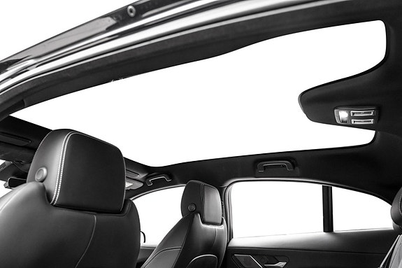 Jaguar I-PACE 12 of 30