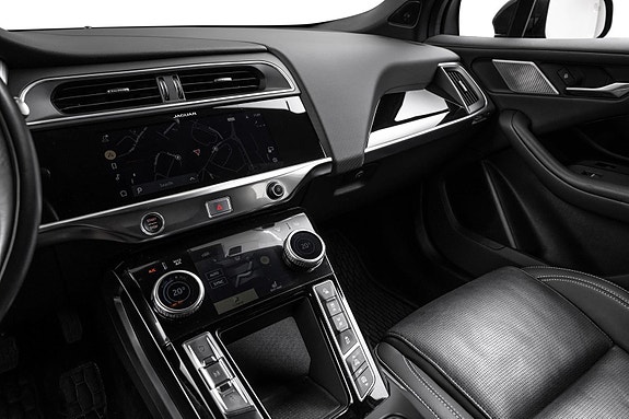 Jaguar I-PACE 18 of 30