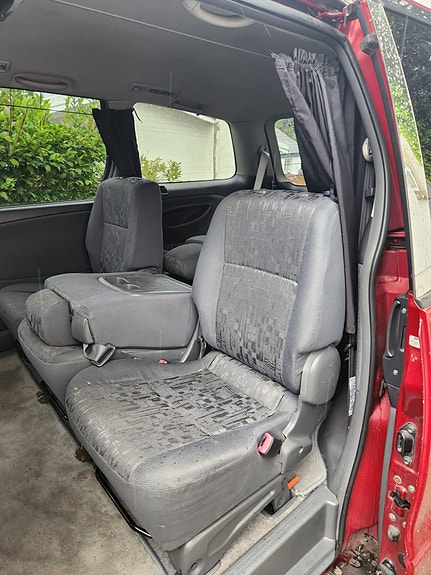 Toyota Previa 5 of 9
