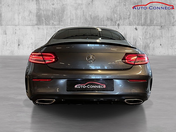 Mercedes-Benz C200 9 of 30