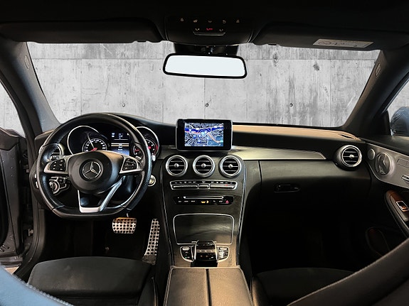 Mercedes-Benz C200 20 of 30