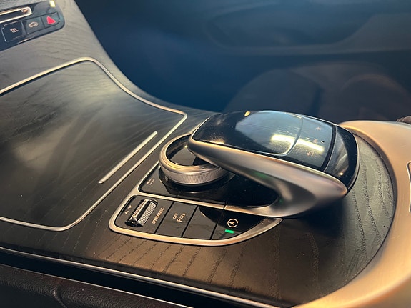 Mercedes-Benz C200 23 of 30