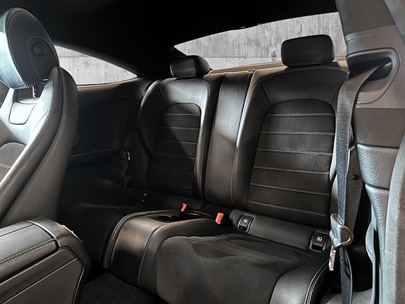 Mercedes-Benz C200 27 of 30