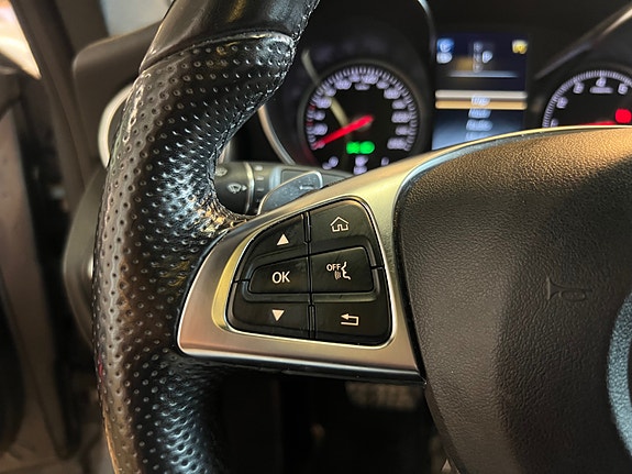Mercedes-Benz C200 17 of 30
