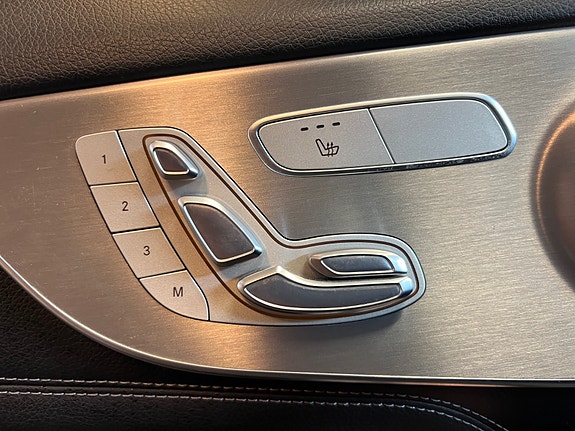 Mercedes-Benz C200 13 of 30