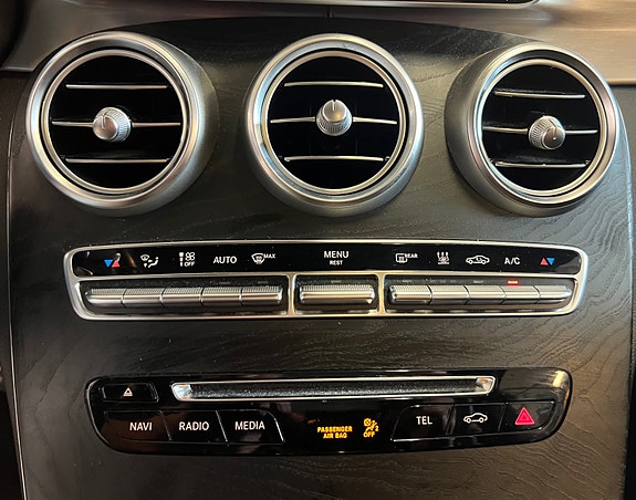 Mercedes-Benz C200 24 of 30
