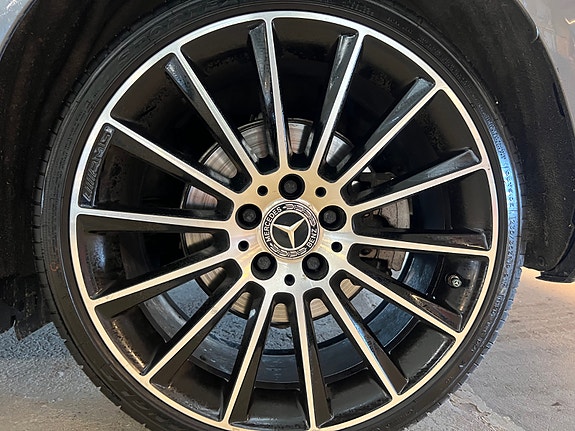 Mercedes-Benz C200 5 of 30