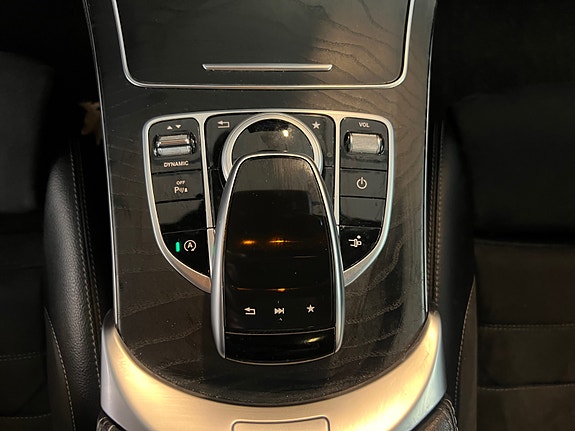 Mercedes-Benz C200 22 of 30