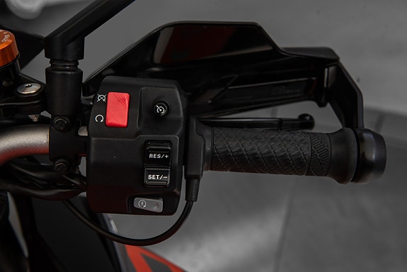 KTM 1290 Super Duke GT 14 of 15