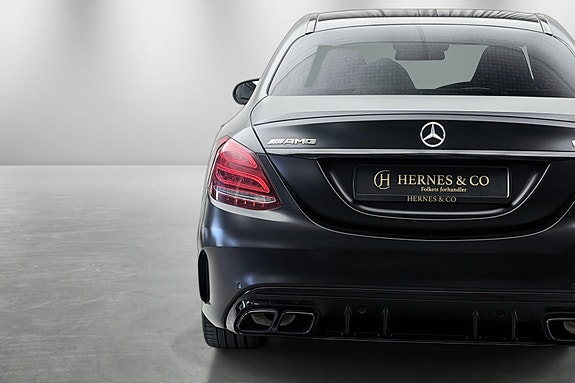 Mercedes-Benz C43 8 of 30