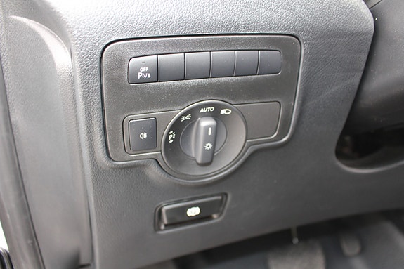 Mercedes-Benz Vito 13 of 21