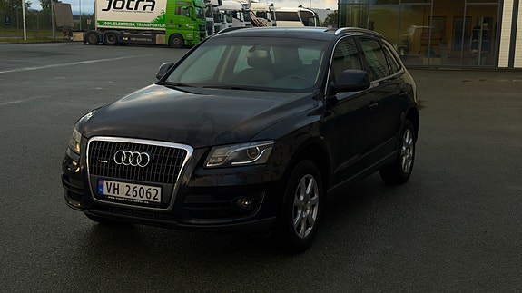 Audi Q5 2 of 12