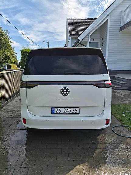 Volkswagen ID. Buzz 8 of 30
