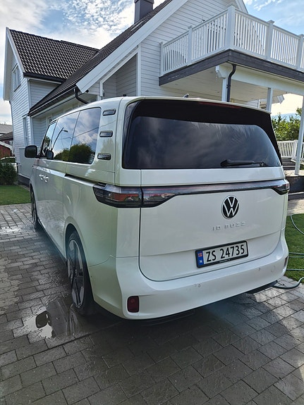 Volkswagen ID. Buzz 6 of 30