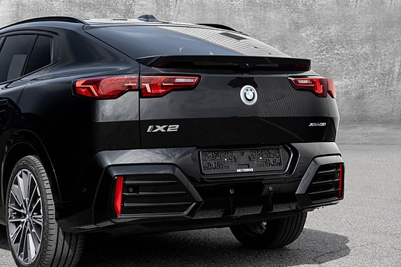 BMW iX2 6 of 30