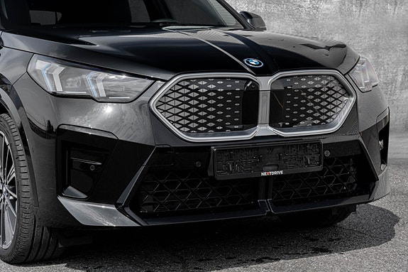 BMW iX2 2 of 30