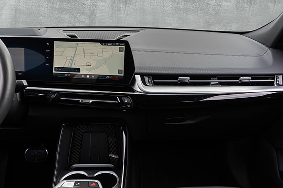 BMW iX2 22 of 30