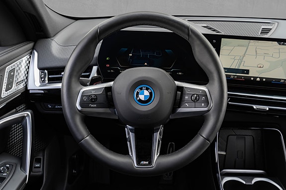 BMW iX2 16 of 30