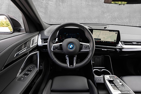 BMW iX2 15 of 30