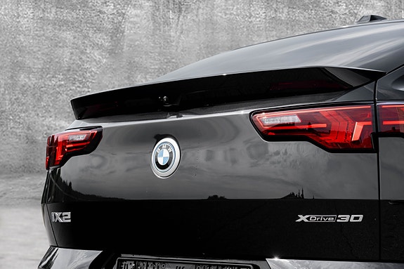 BMW iX2 9 of 30