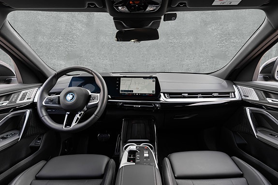 BMW iX2 14 of 30