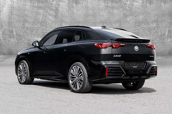 BMW iX2 5 of 30