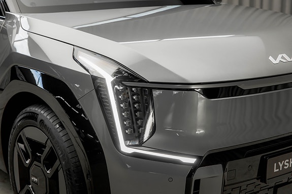 Kia EV9 4 of 30