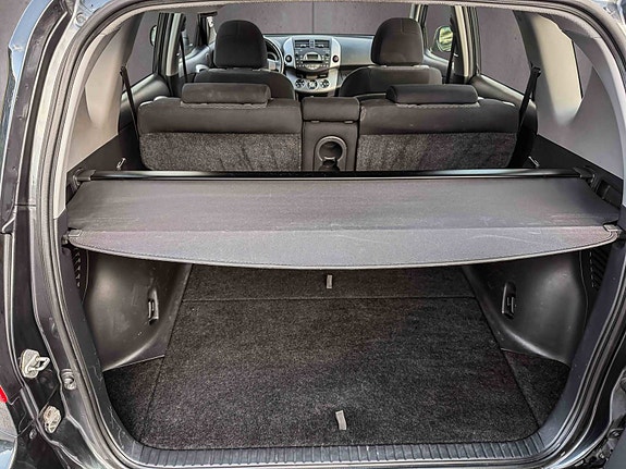 Toyota RAV4 11 of 12