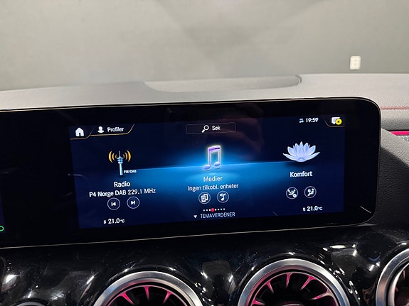 Mercedes-Benz EQA250 25 of 30