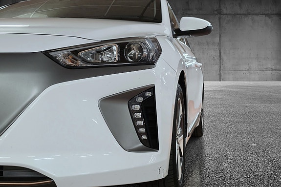 Hyundai IONIQ 4 of 30