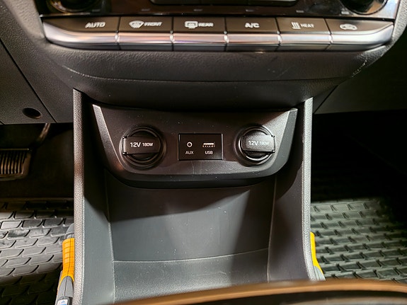 Hyundai IONIQ 29 of 30