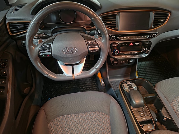 Hyundai IONIQ 15 of 30